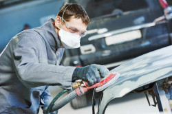 Réparation carrosserie dans un garage